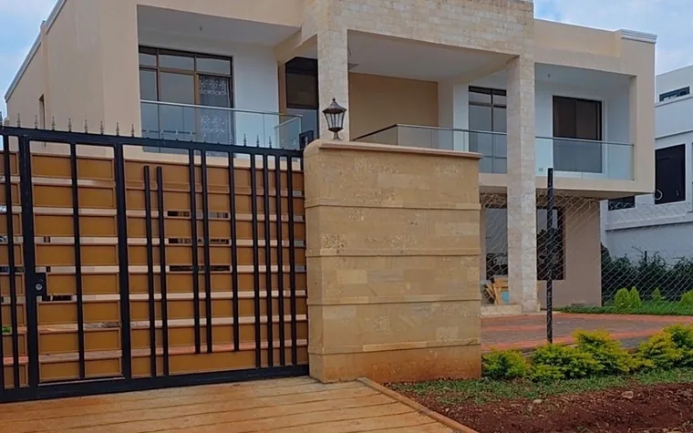 Photo d’une annonce publiée sur Haya : un duplex à louer à Plateau I, Niamey.
